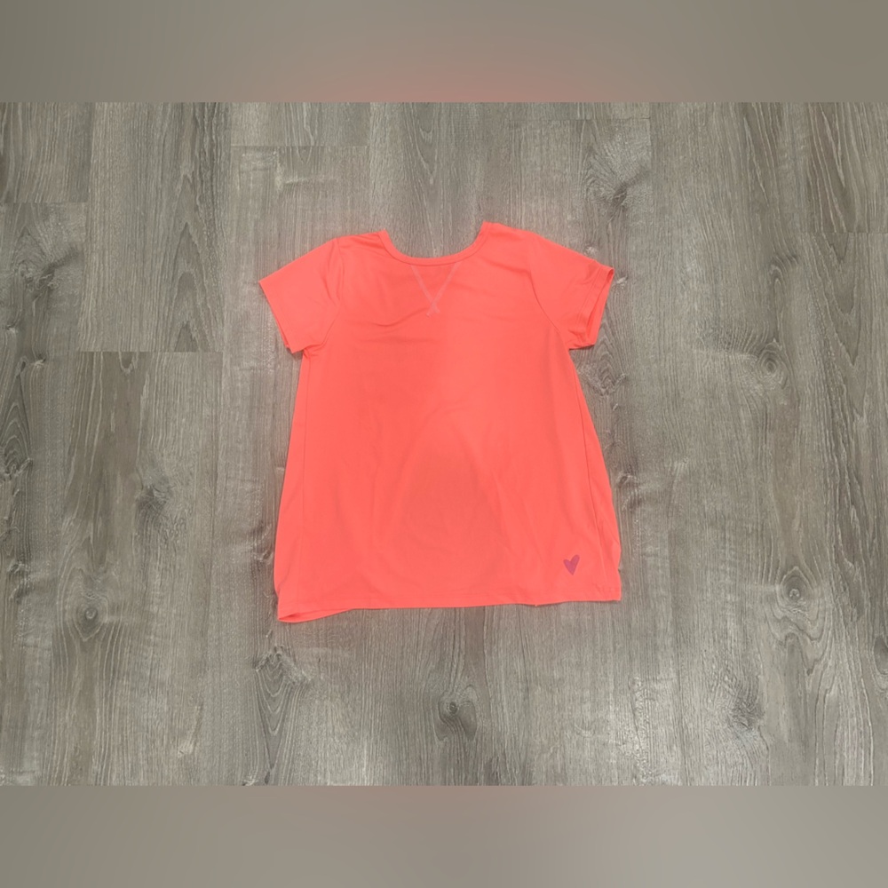 Workout short sleeve shirt in coral